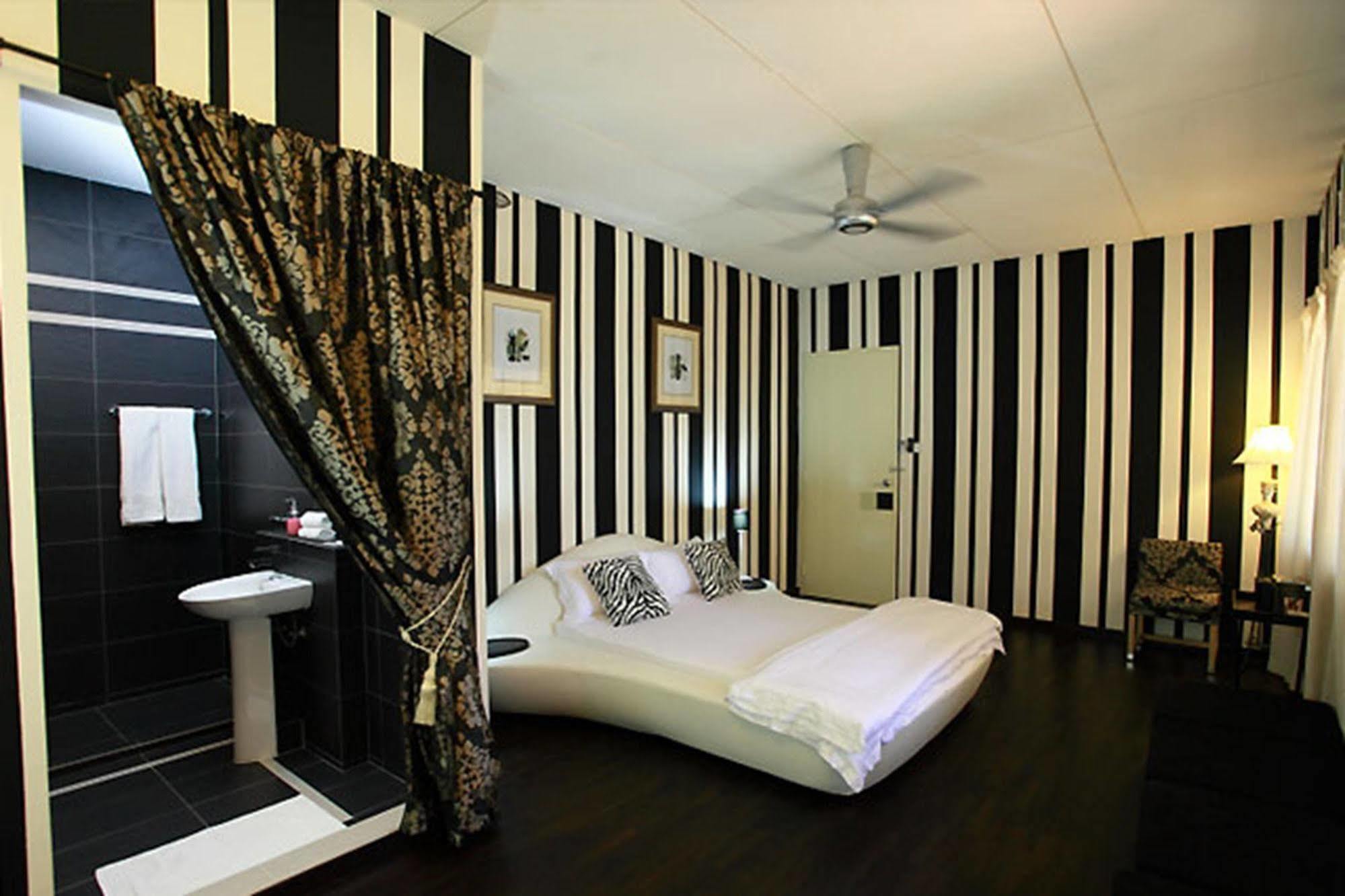 Chymes Hotel Tanjung Bungah  Extérieur photo