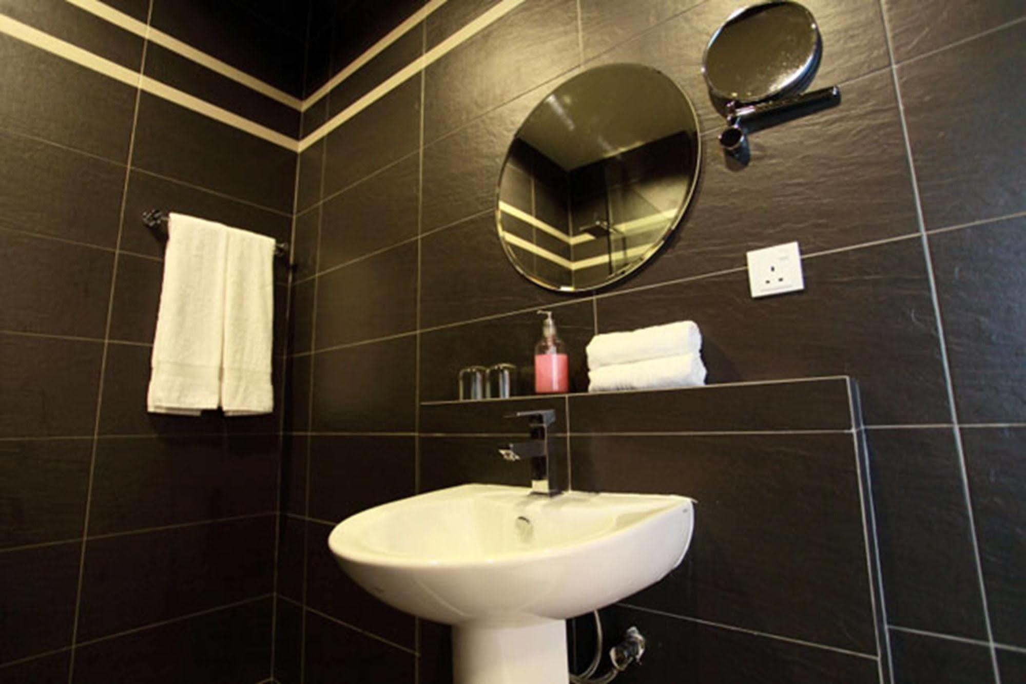 Chymes Hotel Tanjung Bungah  Extérieur photo